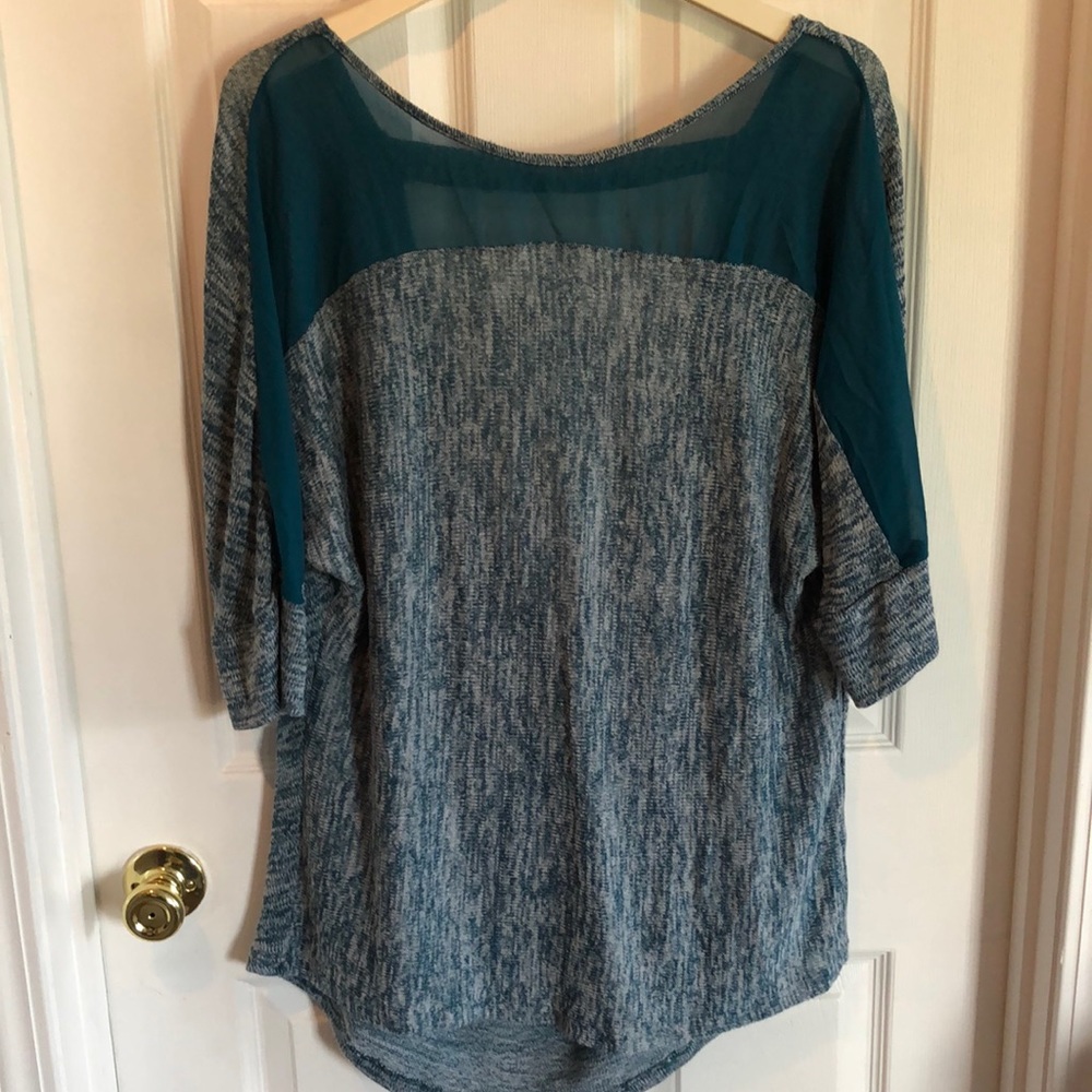 Blue Note Plus 3X dolman sweater with mesh inset and open back. Teal and Silver